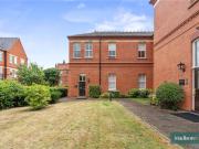 3 bedroom apartment for rent in Richmond Drive, Woodford...