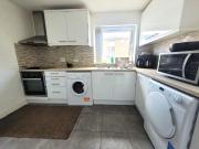 3 bedroom apartment for rent in Sandringham Court,...