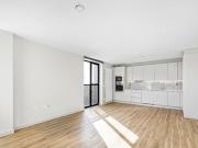 3 Bedroom Apartment For Rent In South Croydon, Surrey