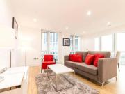 3 Bedroom Apartment For Rent In Stratford, London