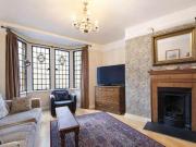 3 Bedroom Apartment For Sale In Fitzrovia, London
