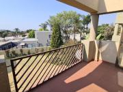 3 Bedroom Apartment Sold in Helderkruin