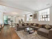 3 Bedroom Apartment For Sale In London