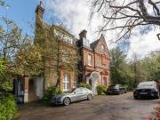 3 Bedroom Apartment For Sale In London