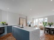 3 Bedroom Apartment For Sale In London