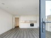 3 Bedroom Apartment For Sale In London