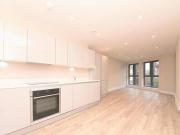 3 Bedroom Apartment For Sale In London
