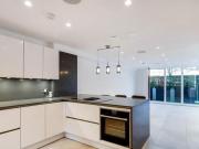 3 Bedroom Apartment For Sale In London