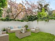 3 Bedroom Apartment For Sale In London