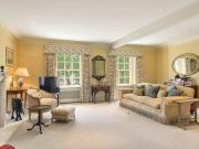 3 Bedroom Apartment For Sale In London