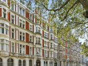 3 Bedroom Apartment For Sale In London
