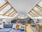 3 Bedroom Apartment For Sale In Richmond, Surrey