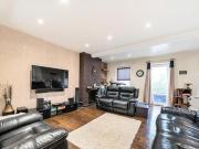 3 Bedroom Apartment For Sale In Watford, Hertfordshire