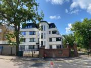 3 Bedroom Apartment Hillingdon Greater London 91936846