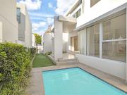 3 Bedroom Apartment in Bryanston West