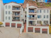 3 Bedroom Apartment in Constantia Kloof