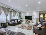 3 Bedroom Apartment in Kensington B