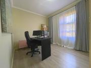 3 Bedroom Apartment in Pomona AH