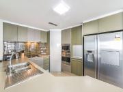 3 Bedroom Apartment in Prestigious Emerald Lakes