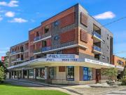 3 BEDROOM APARTMENT IN PRIME WENTWORTHVILLE LOCATION!