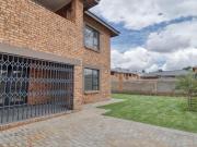 3 Bedroom Apartment in Ravenswood