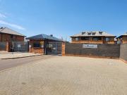 3 Bedroom Apartment in Ravenswood