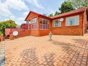 3 Bedroom Apartment in Waterkloof Park