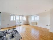 3 Bedroom Apartment Kingston Upon Thames Greater London...