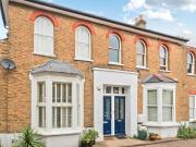 3 Bedroom Apartment London Greater London 93862508