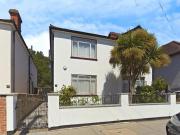 3 Bedroom Apartment London Greater London 94696152