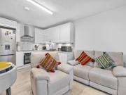 3 Bedroom Apartment London Greater London LS95026710