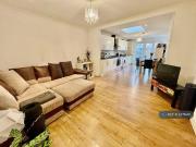 3 Bedroom Apartment London London 91186502