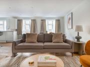 3 Bedroom Apartment London London 95625561