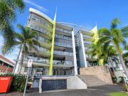 3 Bedroom Apartment overlooking the Pool