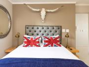 3 Bedroom Apartment To Let in Camps Bay
