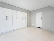 3 Bedroom Apartment To Let in Camps Bay