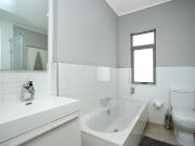 3 Bedroom Apartment To Let in Oaklands