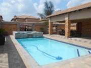 3 Bedroom Apartment To Let in Ravenswood