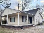 3 Bedroom around the corner from popular Coal Yard...