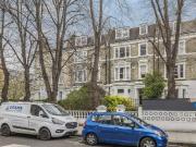 3 bedroom flat for sale