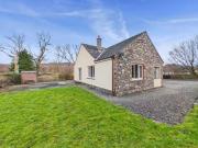3 bedroom bungalow for rent in Stoneybeck,...