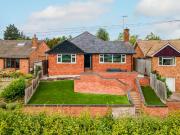 3 bedroom bungalow for sale in Bromwich Lane, Worcester,...
