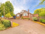 3 bedroom bungalow for sale in Bucknalls Lane, Watford,...