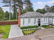 3 bedroom detached house for sale in Kensington Way,...