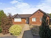 3 bedroom bungalow for sale in Southbrook Close Bovey...