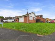 3 Bedroom Bungalow Gloucester Gloucestershire LS96787696