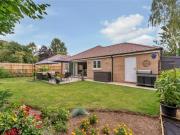3 Bedroom Bungalow Northampton Northamptonshire 88601935