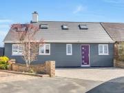 3 Bedroom Bungalow Southend On Sea Southend On Sea 90737958