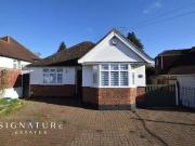 3 bedroom bungalow to rent in Courtlands Drive, Watford...
