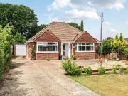 3 bedroom chalet for sale in Buckskin Lane, Basingstoke,...